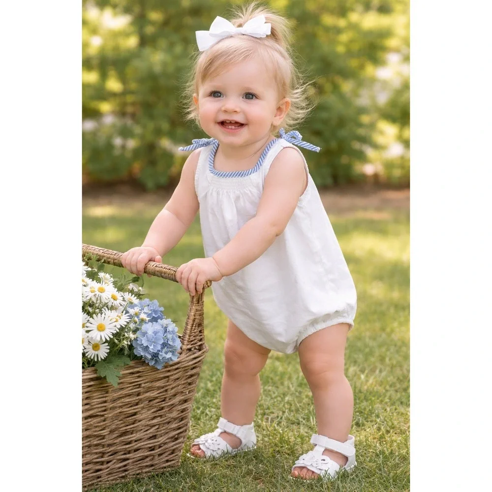 OshKosh Bgosh Baby Girls White Romper‎ Blue Seersucker Trim Snap Bottom 9M